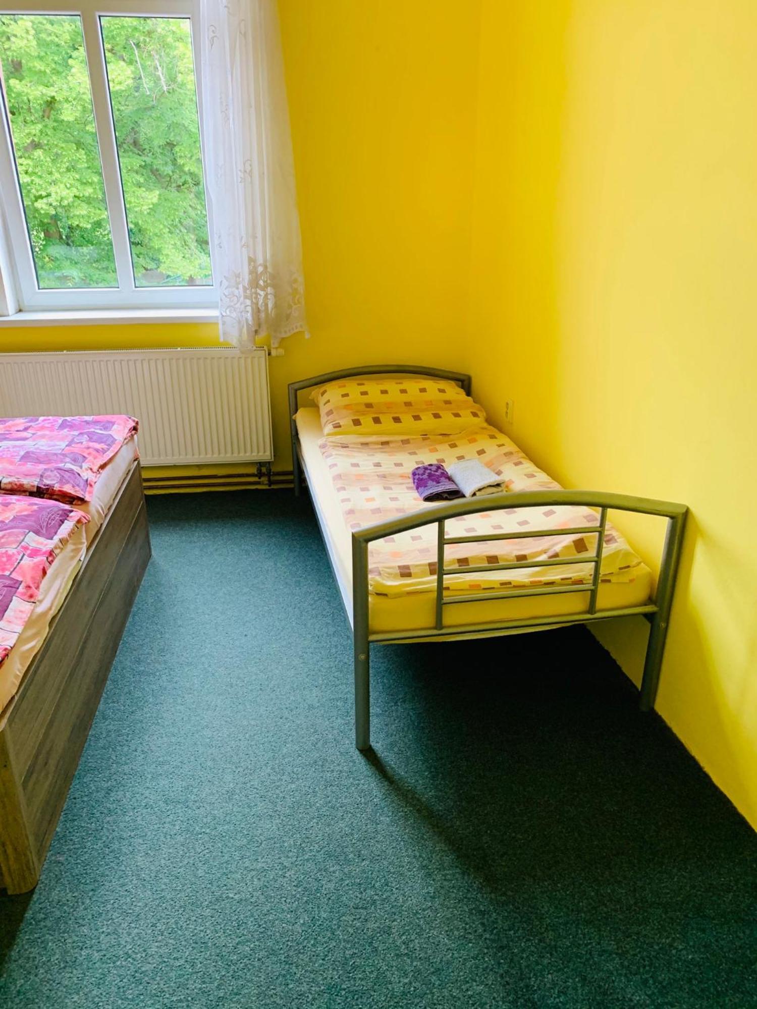 Penzion Eska S Pivovarem Mj Jince Exterior photo